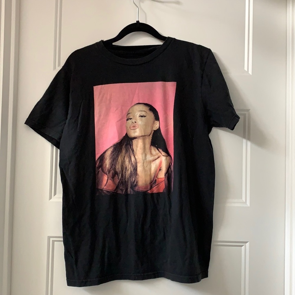 Ariana Grande dangerous woman tour shirt